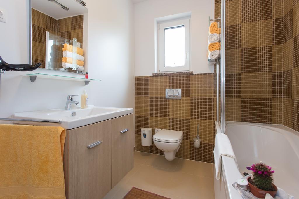 Apartment Soni A4 Krk Town Eksteriør billede